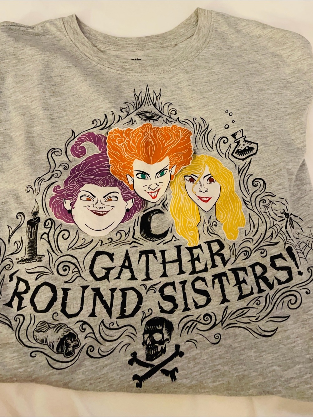 Gather Round Sisters Graphic Short Sleeve Tee - Gray